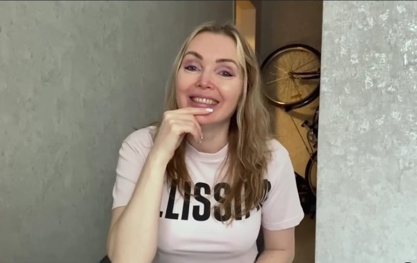 Русская мамка развратила и оттрахала сына подруги! Горячее русское порно с мамочкой HD