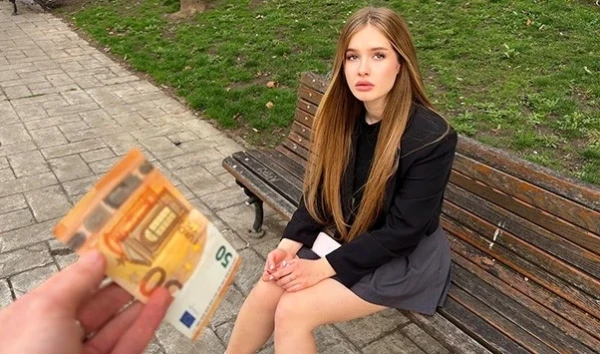 Приютили горячую девушку, дали бабла и жестко трахнули напоследок! Топ HD порно